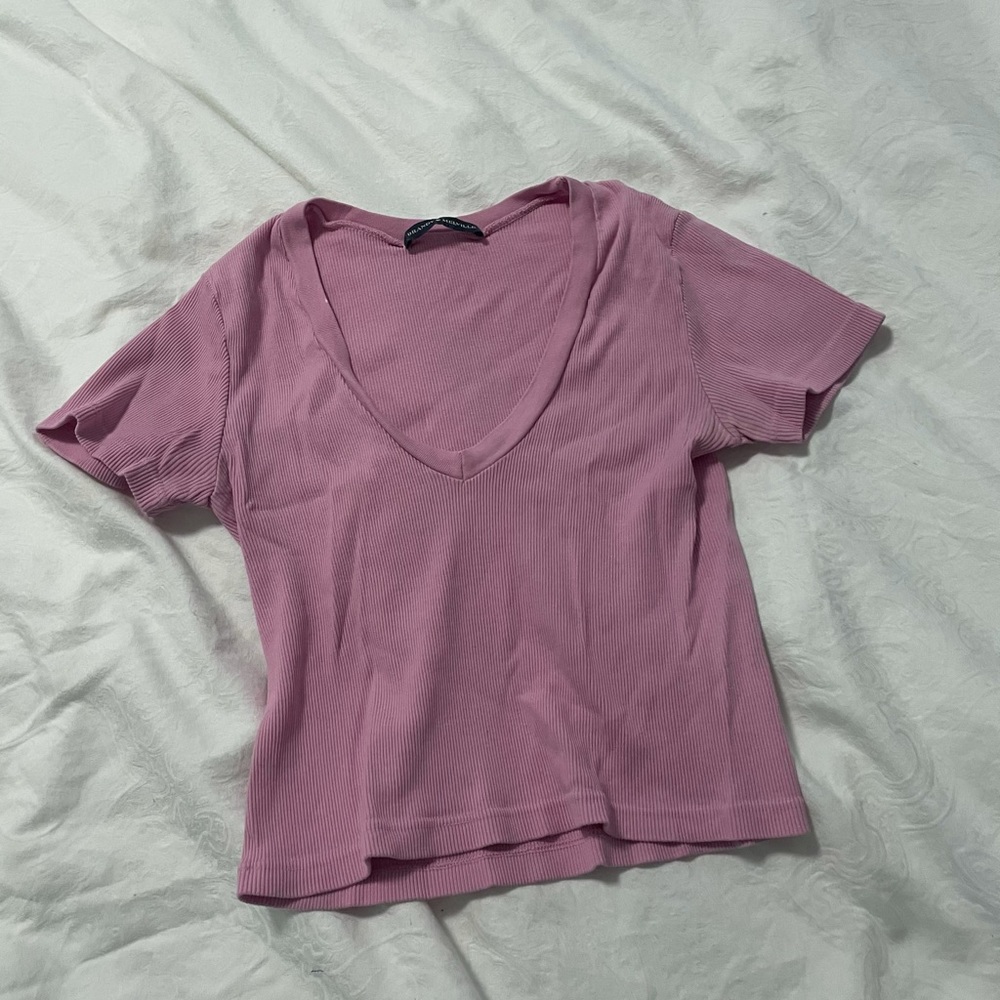 pink v neck crop top